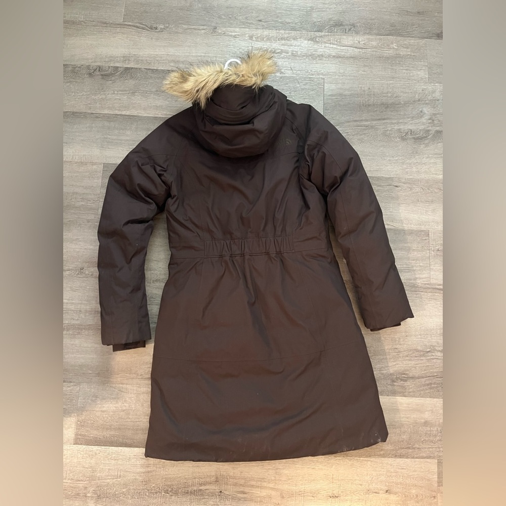 Northface Women’s Parka - Picture 2 of 2